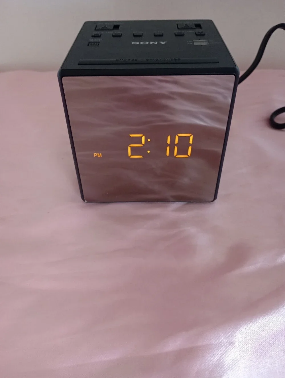 Sony ICF-C1T Cube FM/AM Clock Radio with Dual Alarm Clock Black